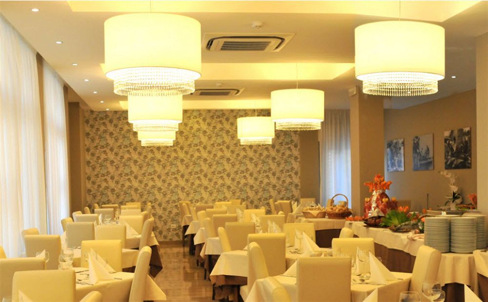 Hotel Lalla Beauty & Relax 切塞纳蒂科 外观 照片
